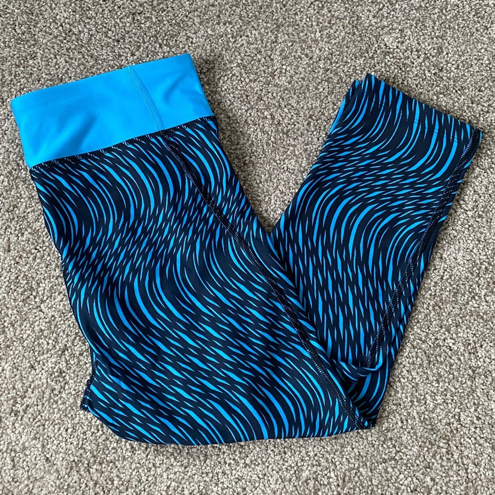 3 for $30 Under Armour HeatGear Compression Capri Leggings, Size Small